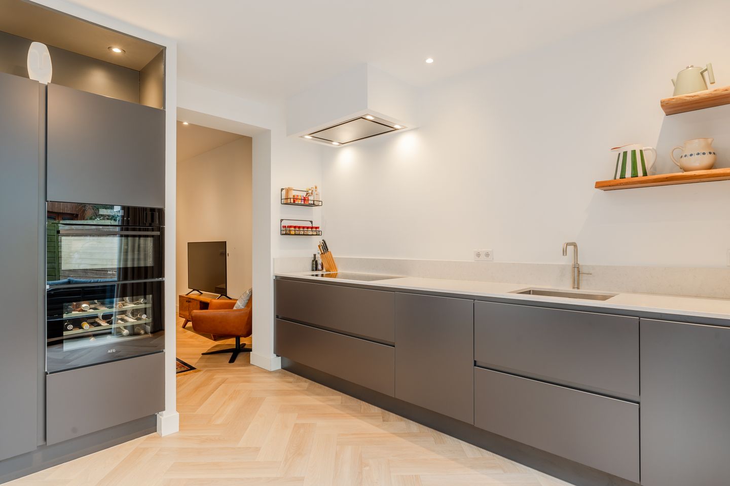 Photo 10 of Van Speijkstraat 8