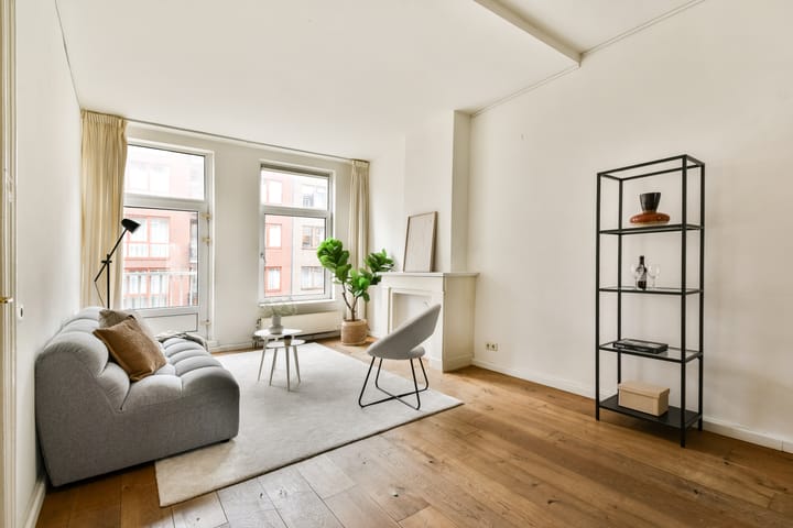 Photo 2 of Kwakersstraat 10-1