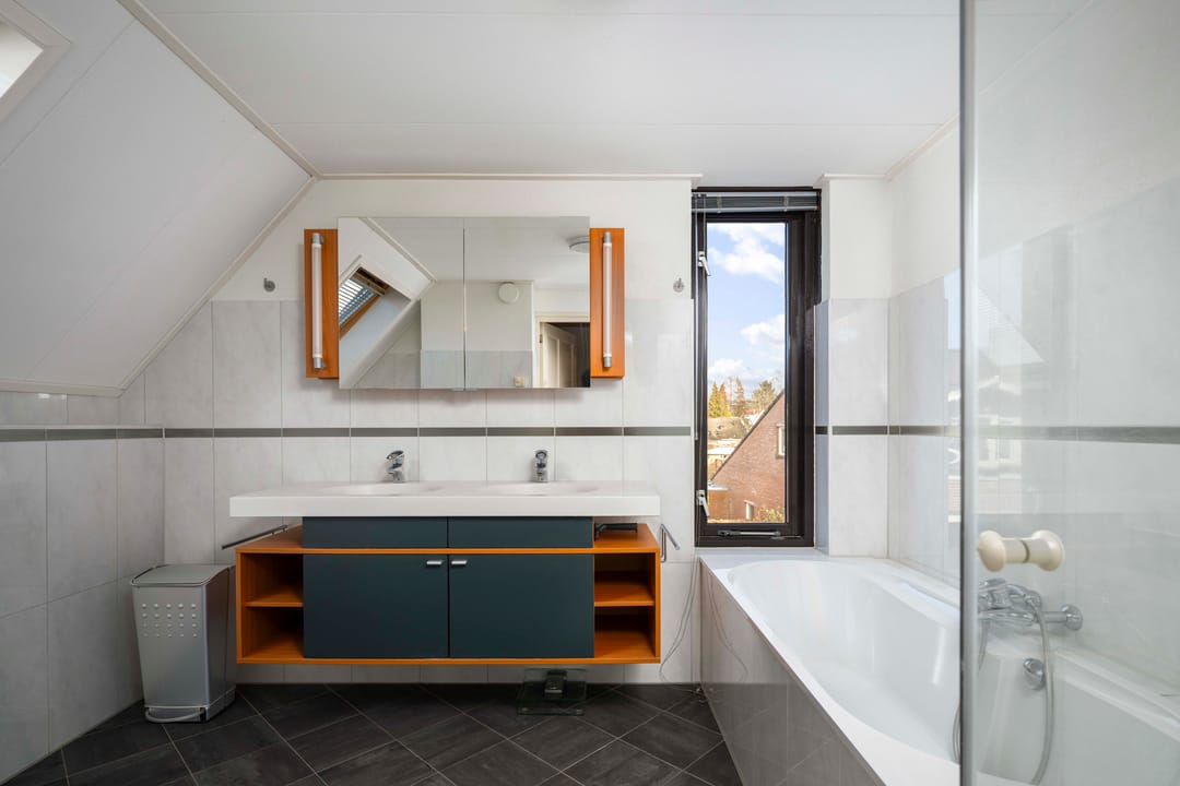 Photo 28 of Westenberg 12