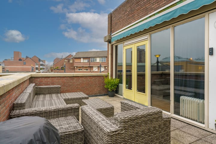 Photo 28 of Pleintjes 141