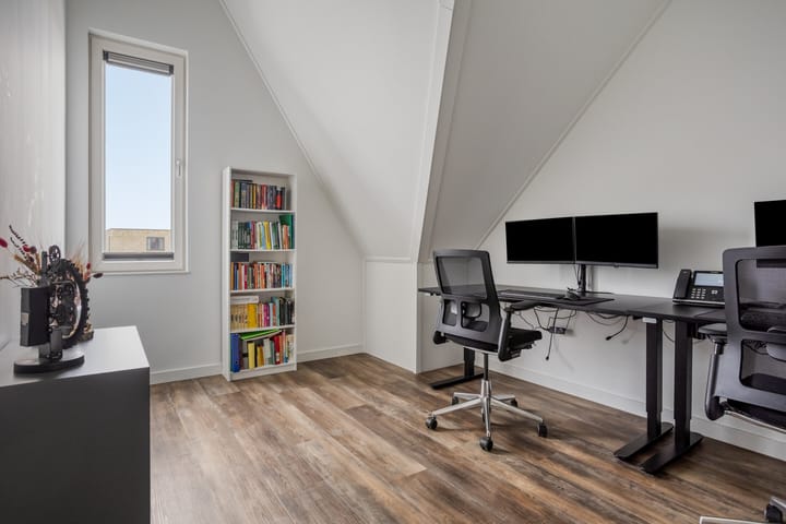 Photo 44 of Oeverpad 295