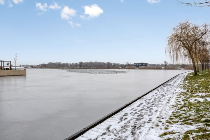 Photo 56 of Oeverpad 295