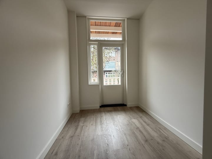 Foto 8 van Middenweg 145-1