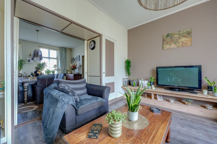 Vrijstaande woning te koop: Hoofdweg 440, Hoofddorp