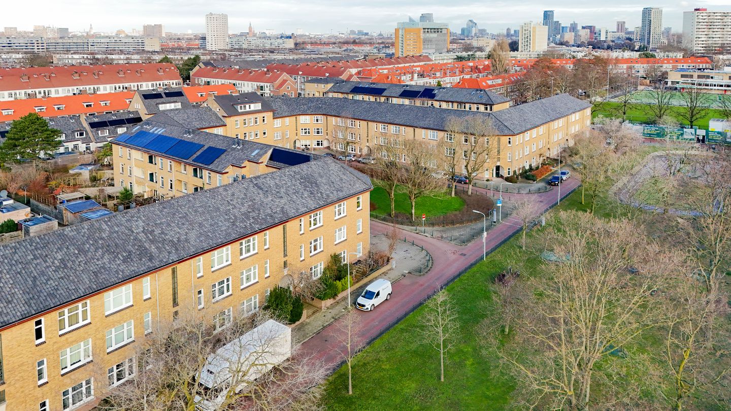 Photo 4 of Van Maerlantlaan 13