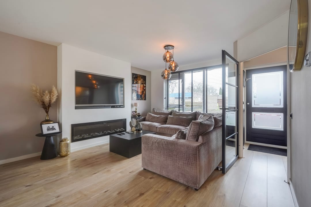 Foto 2 van Electrablauw 6