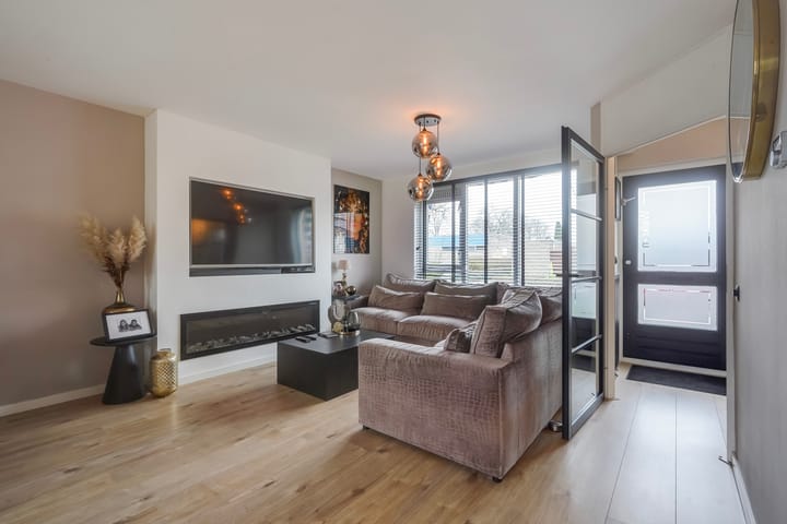 Foto 2 van Electrablauw 6