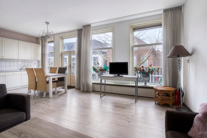 Photo 4 of Rolderstraat 4