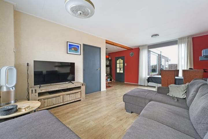 Photo 9 of Esdoornstraat 56