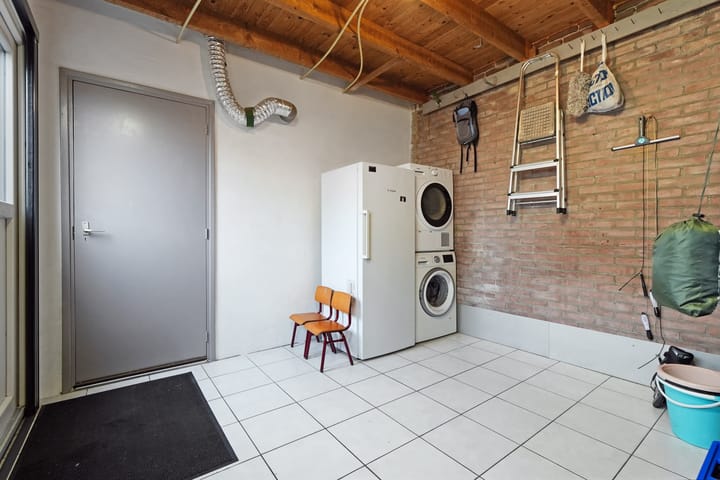 Photo 16 of Esdoornstraat 56