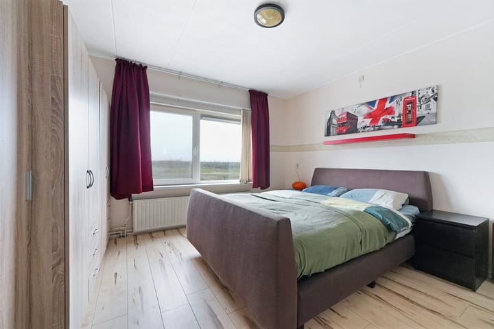 Photo 21 of Esdoornstraat 56