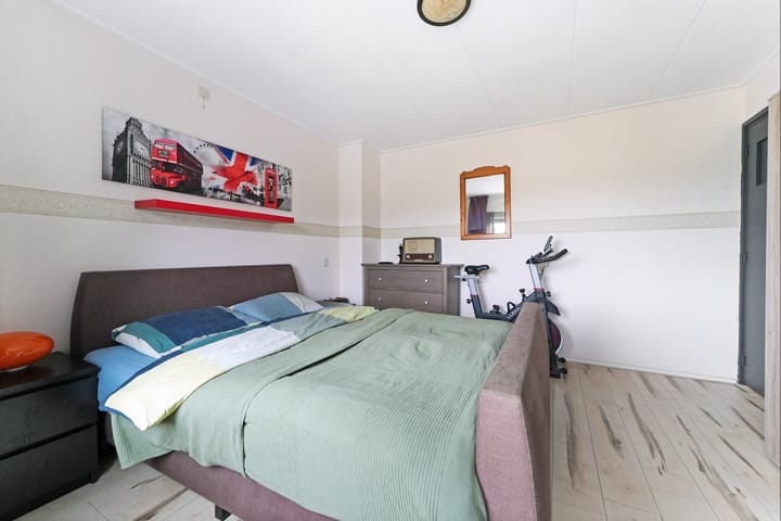 Photo 22 of Esdoornstraat 56