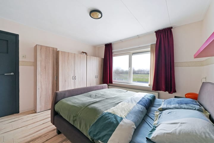 Photo 23 of Esdoornstraat 56