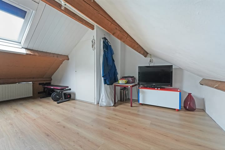 Photo 27 of Esdoornstraat 56