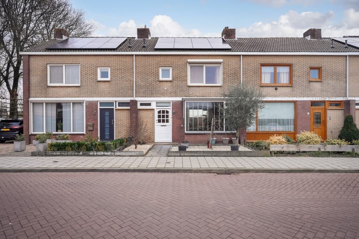 Photo 36 of Esdoornstraat 56
