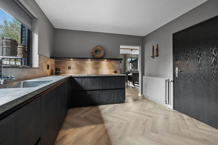 Photo 21 of Anker 39