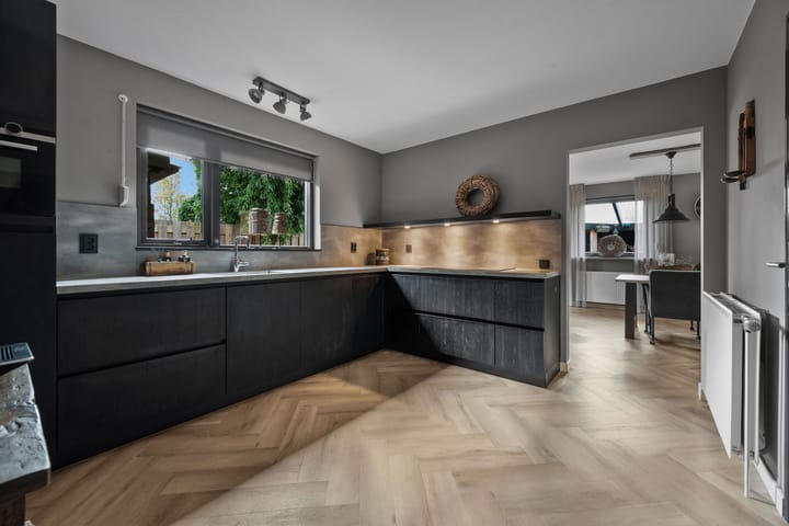 Photo 18 of Anker 39