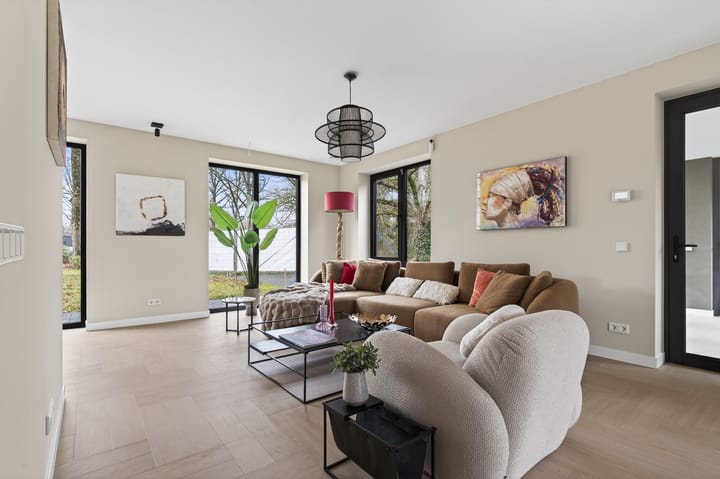 Photo 2 of Hof van Welleveld 1