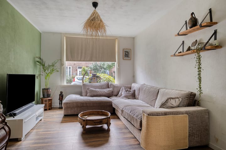 Foto 2 van Besoekistraat 9