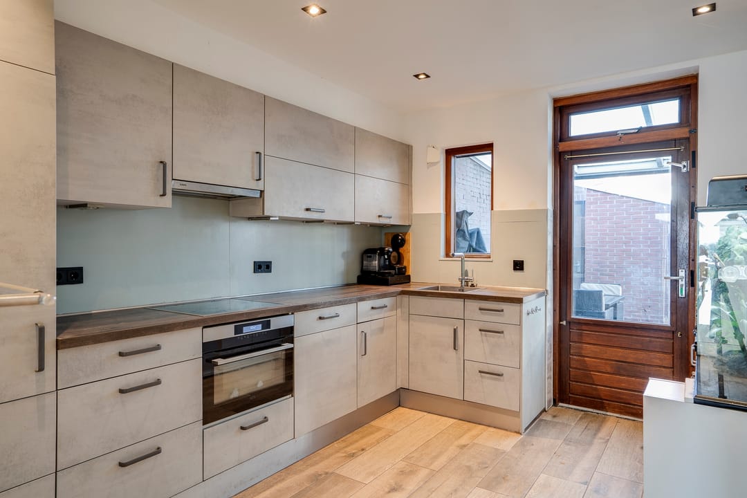 Foto 2 van Bergplein 3