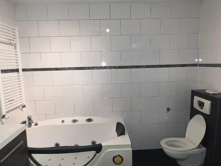 Photo 33 of Strevelsweg 122-A