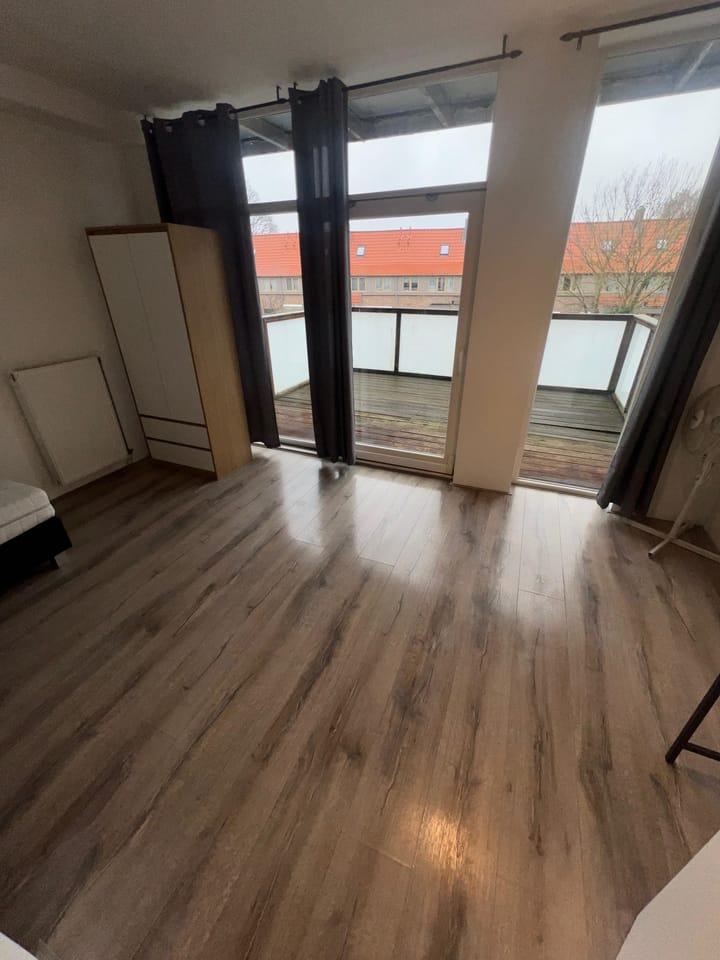 Photo 37 of Strevelsweg 122-A