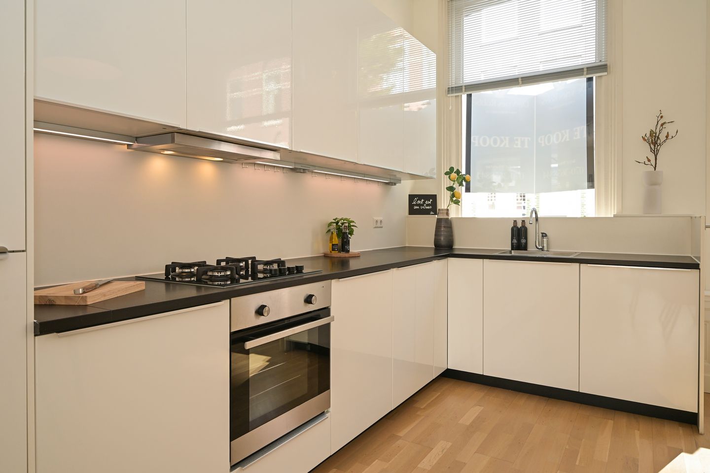 Photo 14 of Obrechtstraat 366