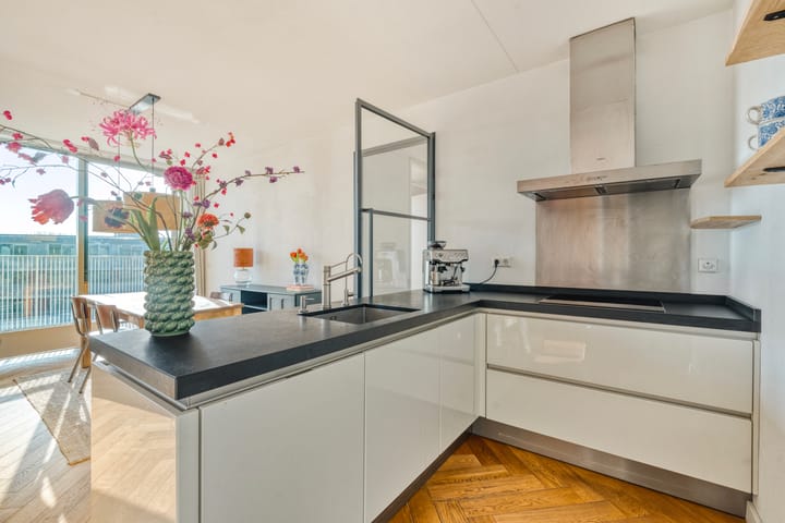 Foto 10 van Carolina MacGillavrylaan 436