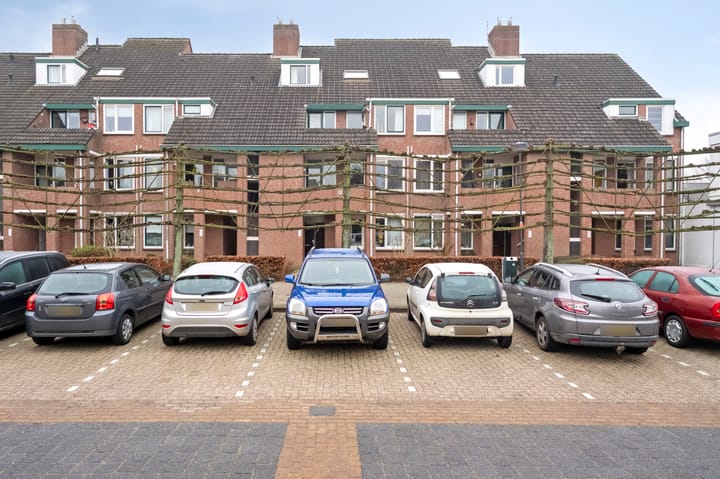 Burg. Coonenplein 27