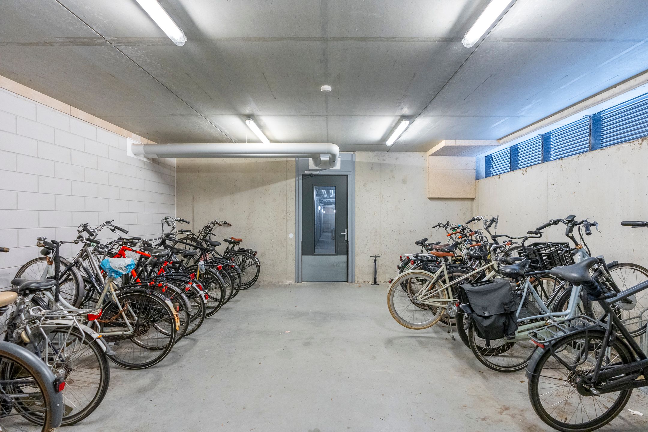 Foto 33 van Europaplein 1130