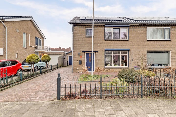 Photo 2 of Wilhelminastraat 6