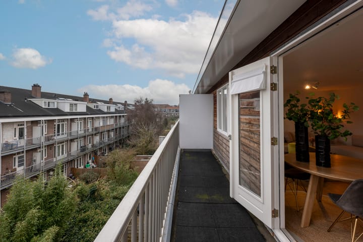 Photo 2 of Woestduinstraat 21-3