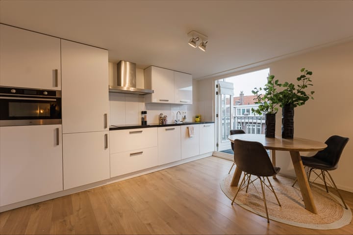 Photo 6 of Woestduinstraat 21-3