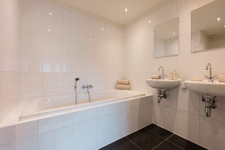 Photo 17 of Woestduinstraat 21-3