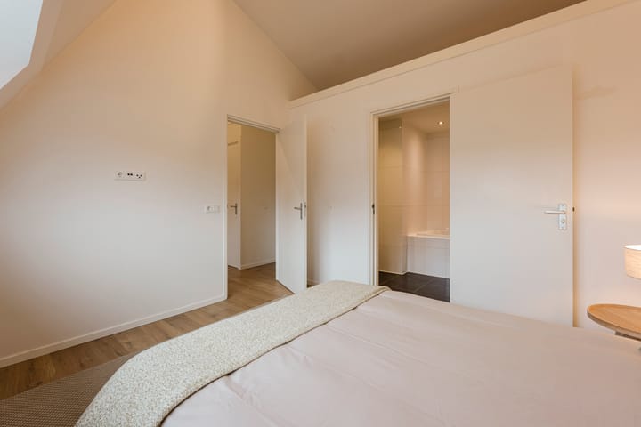 Photo 16 of Woestduinstraat 21-3