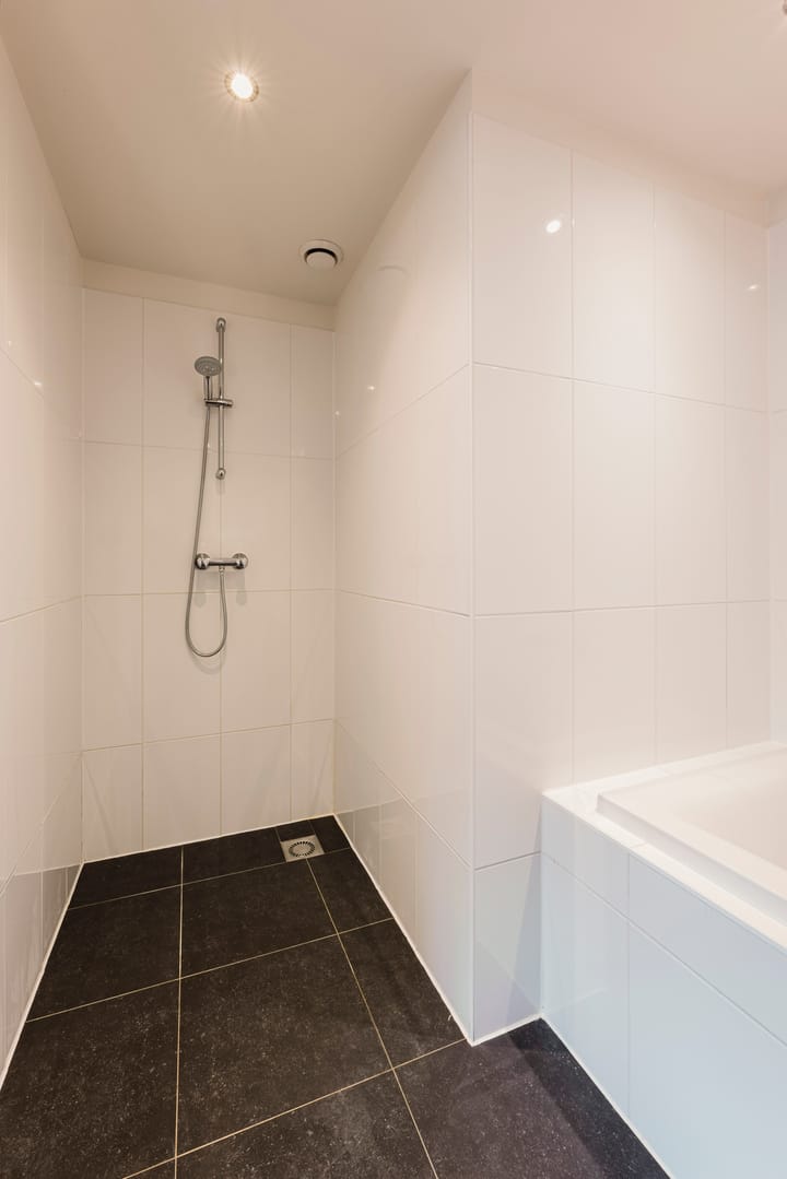 Photo 18 of Woestduinstraat 21-3