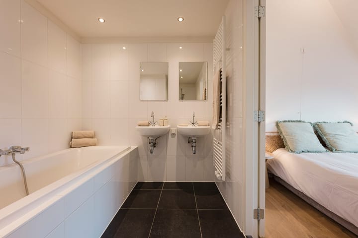 Photo 19 of Woestduinstraat 21-3