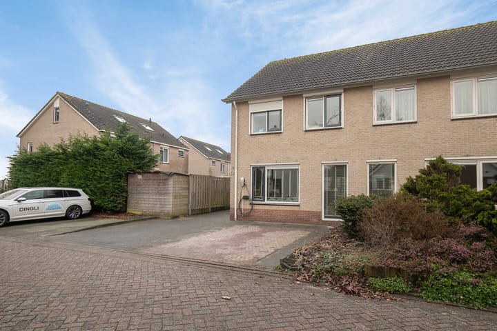 Foto 2 van Vliegersveld 13