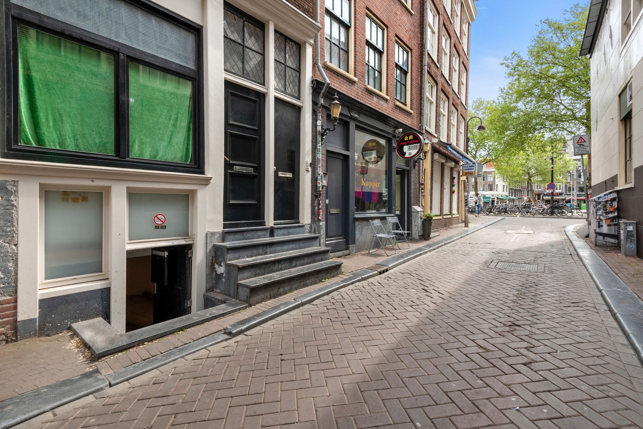 Photo 6 of Monnikenstraat 23-1