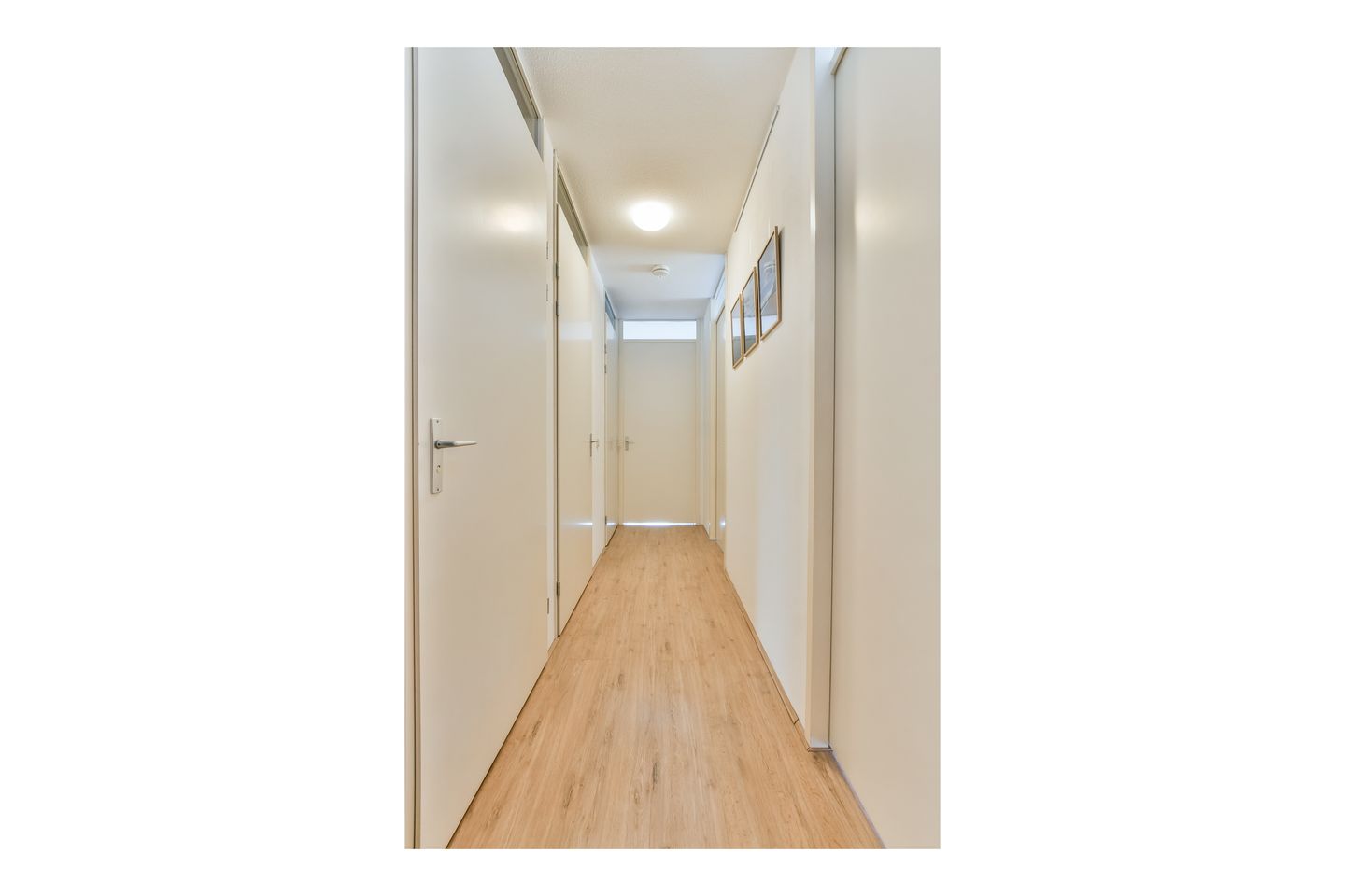 Photo 10 of Johan Hofmanstraat 321