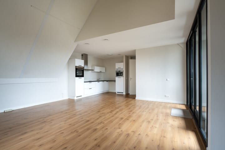 Foto 4 van Roosendaalsestraat 56-E