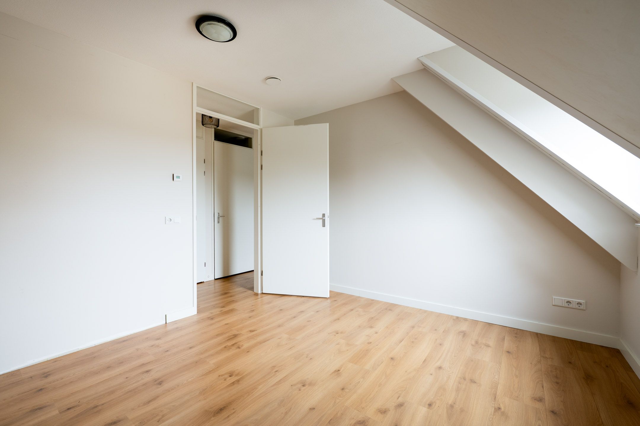 Foto 12 van Roosendaalsestraat 56-E