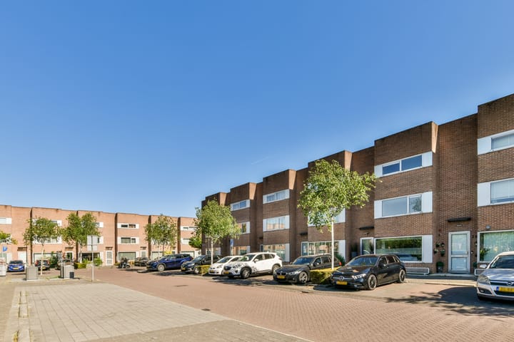 Foto 2 van Iwan Kantemanplein 28