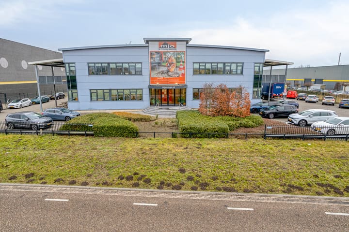 Distriboulevard 13, Zevenbergen