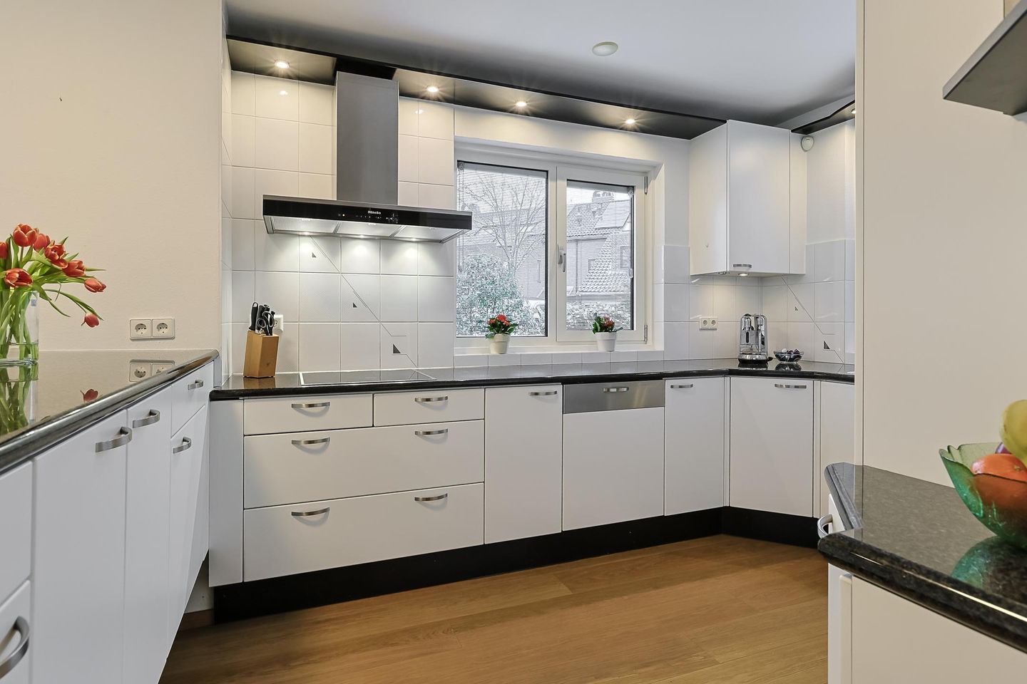 Foto 4 van Domela Nieuwenhuislaan 9