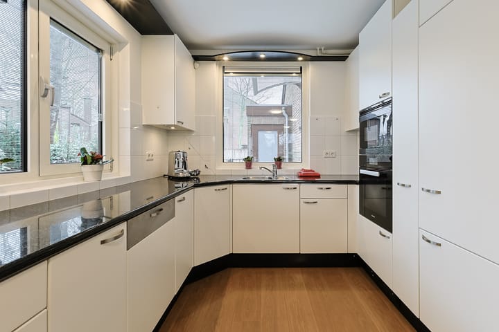 Foto 15 van Domela Nieuwenhuislaan 9