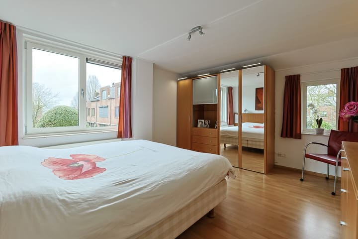 Foto 21 van Domela Nieuwenhuislaan 9