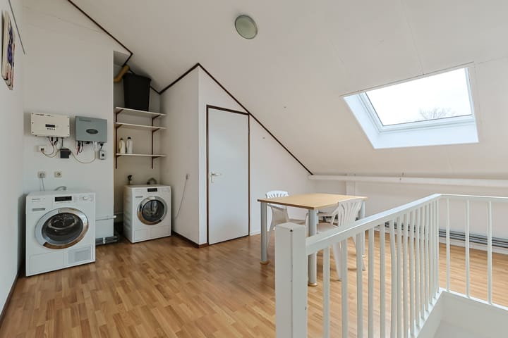 Foto 35 van Domela Nieuwenhuislaan 9