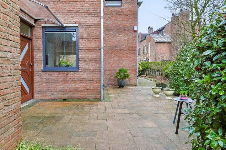Foto 41 van Domela Nieuwenhuislaan 9