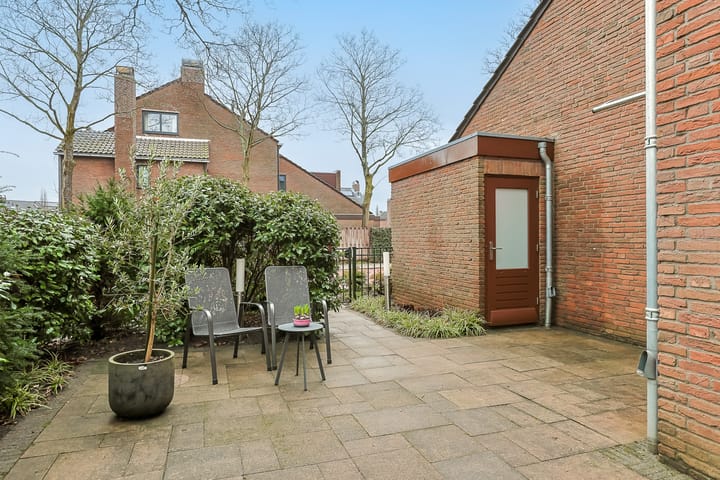 Foto 42 van Domela Nieuwenhuislaan 9